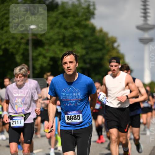 29.06.2025 - hella hamburg halbmarathon Dr. Thomas Lammeyer http://msf.ph/oto/8511672 29.06.2025 10:00:57 Kennedybrücke 1086, 1381, 1537, 1833, 2074, 2111, 2378, 2396, 2595, 2814, 2839, 2869, 2878, 3103, 3575, 3652, 3791, 4299, 4558, 4726, 4770, 4897, 5013, 5018, 5194, 5319, 5839, 6033, 6125, 6631, 7177, 7918, 8112, 8313, 8618, 8651, 8661, 8710, 8813, 8863, 8930, 8968, 9060, 9246, 9316, 9820, 9876, 9985, 10040, 10189, 10549, 10667, 10859, 10896, 11184, 11339, 11429 meine-sportfotos.de