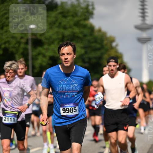 29.06.2025 - hella hamburg halbmarathon Dr. Thomas Lammeyer http://msf.ph/oto/8511675 29.06.2025 10:00:57 Kennedybrücke 1086, 1381, 1537, 1833, 2074, 2111, 2378, 2396, 2595, 2814, 2839, 2869, 2878, 3103, 3575, 3652, 3791, 4299, 4558, 4726, 4770, 4897, 5013, 5018, 5194, 5319, 5839, 6033, 6125, 6631, 7177, 7918, 8112, 8313, 8618, 8651, 8661, 8710, 8813, 8863, 8930, 8968, 9060, 9246, 9316, 9820, 9876, 9985, 10040, 10189, 10549, 10667, 10859, 10896, 11184, 11339, 11429 meine-sportfotos.de