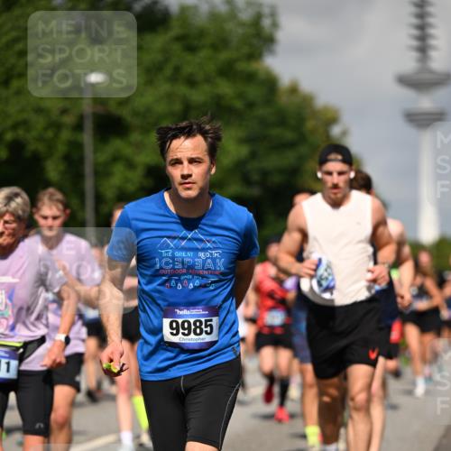 29.06.2025 - hella hamburg halbmarathon Dr. Thomas Lammeyer http://msf.ph/oto/8511677 29.06.2025 10:00:57 Kennedybrücke 1086, 1381, 1537, 1833, 2074, 2111, 2378, 2396, 2595, 2814, 2839, 2869, 2878, 3103, 3575, 3652, 3791, 4299, 4558, 4726, 4770, 4897, 5013, 5018, 5194, 5319, 5839, 6033, 6125, 6631, 7177, 7918, 8112, 8313, 8618, 8651, 8661, 8710, 8813, 8863, 8930, 8968, 9060, 9246, 9316, 9820, 9876, 9985, 10040, 10189, 10549, 10667, 10859, 10896, 11184, 11339, 11429 meine-sportfotos.de
