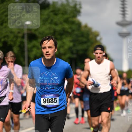 29.06.2025 - hella hamburg halbmarathon Dr. Thomas Lammeyer http://msf.ph/oto/8511681 29.06.2025 10:00:57 Kennedybrücke 1086, 1381, 1537, 1833, 2074, 2111, 2378, 2396, 2595, 2814, 2839, 2869, 2878, 3103, 3575, 3652, 3791, 4299, 4558, 4726, 4770, 4897, 5013, 5018, 5194, 5319, 5839, 6033, 6125, 6631, 7177, 7918, 8112, 8313, 8618, 8651, 8661, 8710, 8813, 8863, 8930, 8968, 9060, 9246, 9316, 9820, 9876, 9985, 10040, 10189, 10549, 10667, 10859, 10896, 11184, 11339, 11429 meine-sportfotos.de