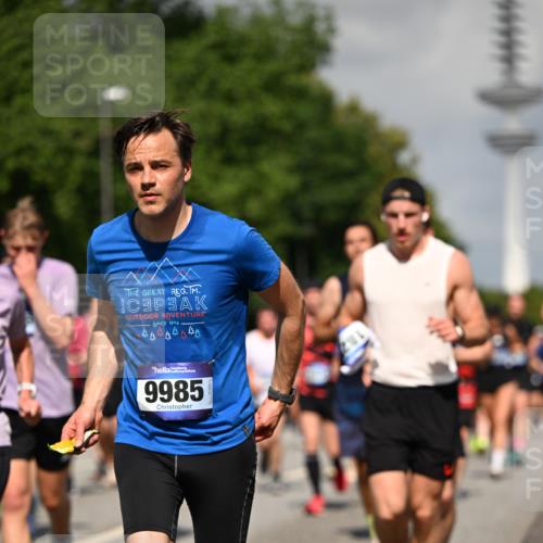 29.06.2025 - hella hamburg halbmarathon Dr. Thomas Lammeyer http://msf.ph/oto/8511685 29.06.2025 10:00:57 Kennedybrücke 1086, 1381, 1537, 1833, 2074, 2111, 2378, 2396, 2595, 2814, 2839, 2869, 2878, 3103, 3575, 3652, 3791, 4299, 4558, 4726, 4770, 4897, 5013, 5018, 5194, 5319, 5839, 6033, 6125, 6631, 7177, 7918, 8112, 8313, 8618, 8651, 8661, 8710, 8813, 8863, 8930, 8968, 9060, 9246, 9316, 9820, 9876, 9985, 10040, 10189, 10549, 10667, 10859, 10896, 11184, 11339, 11429 meine-sportfotos.de