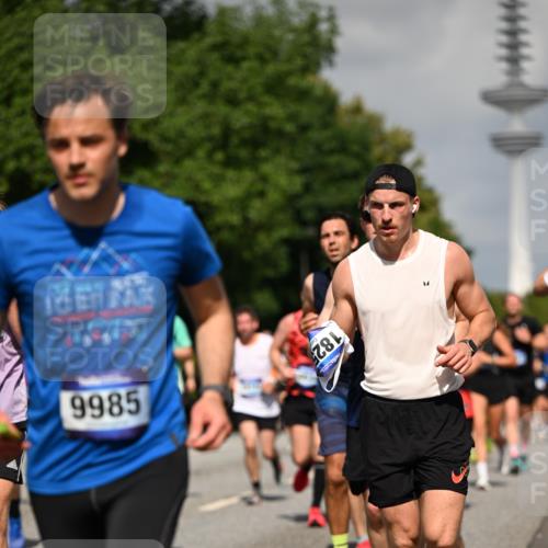 29.06.2025 - hella hamburg halbmarathon Dr. Thomas Lammeyer http://msf.ph/oto/8511686 29.06.2025 10:00:58 Kennedybrücke 1086, 1381, 1442, 1833, 2074, 2111, 2378, 2396, 2595, 2814, 2839, 2869, 2878, 3103, 3575, 3652, 3791, 4299, 4558, 4726, 4770, 4897, 5013, 5018, 5024, 5194, 5319, 5744, 5839, 6033, 6125, 6631, 7177, 7918, 8112, 8313, 8618, 8651, 8661, 8710, 8813, 8863, 8930, 8968, 9060, 9246, 9316, 9820, 9876, 9985, 10040, 10189, 10549, 10667, 10859, 10896, 11184, 11339, 11429 meine-sportfotos.de