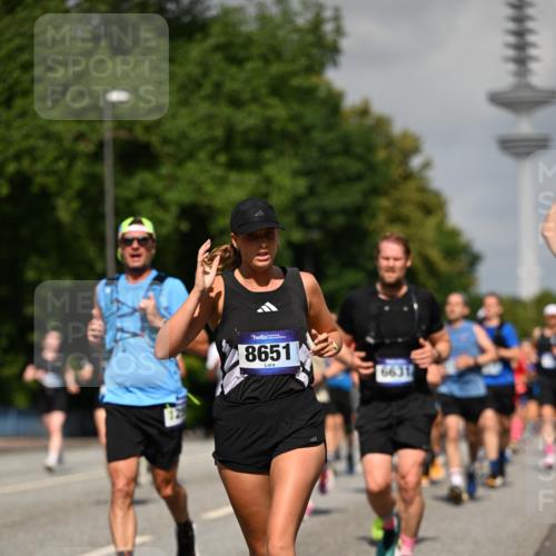 29.06.2025 - hella hamburg halbmarathon Dr. Thomas Lammeyer http://msf.ph/oto/8511821 29.06.2025 10:01:03 Kennedybrücke 1086, 1327, 1381, 1442, 1833, 2074, 2111, 2119, 2396, 2595, 2814, 2855, 3103, 3575, 3652, 3791, 4261, 4299, 4558, 4726, 4770, 4897, 5013, 5018, 5024, 5319, 5744, 6033, 6125, 6631, 6762, 6795, 7177, 7259, 7918, 8447, 8651, 8813, 8930, 8968, 9060, 9246, 9316, 9876, 9985, 10040, 10133, 10191, 10192, 10549, 10667, 10896, 11184, 11339 meine-sportfotos.de