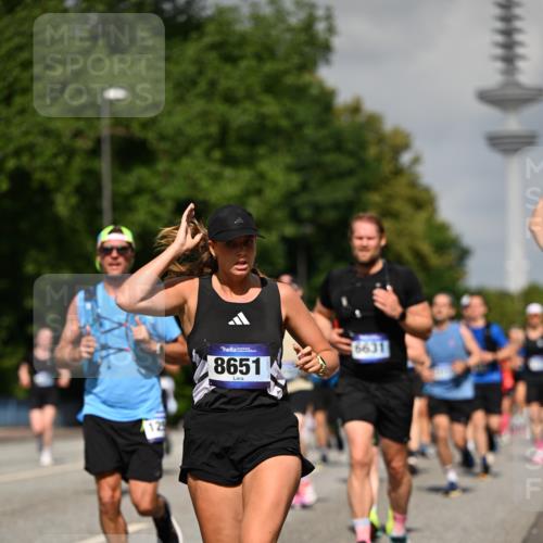 29.06.2025 - hella hamburg halbmarathon Dr. Thomas Lammeyer http://msf.ph/oto/8511828 29.06.2025 10:01:03 Kennedybrücke 1086, 1327, 1381, 1442, 1833, 2074, 2111, 2119, 2396, 2595, 2814, 2855, 3103, 3575, 3652, 3791, 4261, 4299, 4558, 4726, 4770, 4897, 5013, 5018, 5024, 5319, 5744, 6033, 6125, 6631, 6762, 6795, 7177, 7259, 7918, 8447, 8651, 8813, 8930, 8968, 9060, 9246, 9316, 9876, 9985, 10040, 10133, 10191, 10192, 10549, 10667, 10896, 11184, 11339 meine-sportfotos.de