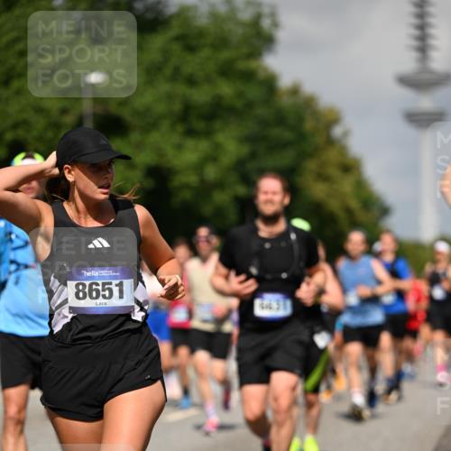 29.06.2025 - hella hamburg halbmarathon Dr. Thomas Lammeyer http://msf.ph/oto/8511837 29.06.2025 10:01:04 Kennedybrücke 1086, 1327, 1381, 1442, 1833, 2074, 2111, 2119, 2595, 2814, 2855, 3093, 3103, 3575, 3652, 3791, 4261, 4299, 4558, 4726, 4770, 4897, 5013, 5018, 5024, 5319, 5744, 6033, 6125, 6631, 6762, 6795, 7177, 7259, 7397, 7918, 8447, 8651, 8813, 8930, 8968, 9060, 9246, 9316, 9876, 9985, 10040, 10133, 10191, 10192, 10549, 10667, 10896, 11184, 11339 meine-sportfotos.de