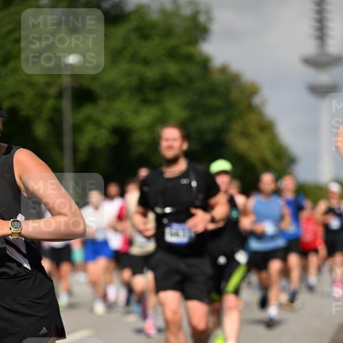 29.06.2025 - hella hamburg halbmarathon Dr. Thomas Lammeyer http://msf.ph/oto/8511846 29.06.2025 10:01:04 Kennedybrücke 1086, 1327, 1381, 1442, 1833, 2074, 2111, 2119, 2595, 2814, 2855, 3093, 3103, 3575, 3652, 3791, 4261, 4299, 4558, 4726, 4770, 4897, 5013, 5018, 5024, 5319, 5744, 6033, 6125, 6631, 6762, 6795, 7177, 7259, 7397, 7918, 8447, 8651, 8813, 8930, 8968, 9060, 9246, 9316, 9876, 9985, 10040, 10133, 10191, 10192, 10549, 10667, 10896, 11184, 11339 meine-sportfotos.de