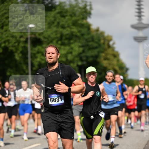 29.06.2025 - hella hamburg halbmarathon Dr. Thomas Lammeyer http://msf.ph/oto/8511859 29.06.2025 10:01:05 Kennedybrücke 1086, 1327, 1381, 1442, 1833, 2025, 2074, 2111, 2119, 2595, 2814, 2855, 3093, 3103, 3652, 3791, 4261, 4299, 4558, 4726, 4770, 4897, 5013, 5018, 5024, 5319, 5744, 6033, 6125, 6631, 6762, 6795, 6942, 7177, 7259, 7397, 7918, 8447, 8651, 8813, 8930, 8968, 9060, 9246, 9316, 9985, 10040, 10133, 10191, 10192, 10215, 10549, 10667, 10896, 11184, 11339 meine-sportfotos.de