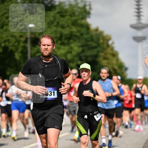 29.06.2025 - hella hamburg halbmarathon Dr. Thomas Lammeyer http://msf.ph/oto/8511862 29.06.2025 10:01:05 Kennedybrücke 1086, 1327, 1381, 1442, 1833, 2025, 2074, 2111, 2119, 2595, 2814, 2855, 3093, 3103, 3652, 3791, 4261, 4299, 4558, 4726, 4770, 4897, 5013, 5018, 5024, 5319, 5744, 6033, 6125, 6631, 6762, 6795, 6942, 7177, 7259, 7397, 7918, 8447, 8651, 8813, 8930, 8968, 9060, 9246, 9316, 9985, 10040, 10133, 10191, 10192, 10215, 10549, 10667, 10896, 11184, 11339 meine-sportfotos.de