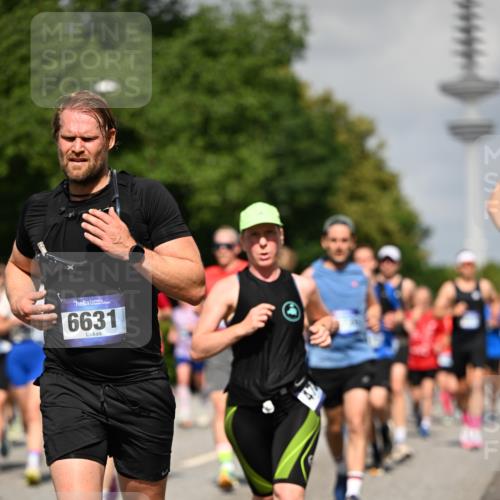 29.06.2025 - hella hamburg halbmarathon Dr. Thomas Lammeyer http://msf.ph/oto/8511872 29.06.2025 10:01:05 Kennedybrücke 1086, 1327, 1381, 1442, 1833, 2025, 2074, 2111, 2119, 2595, 2814, 2855, 3093, 3103, 3652, 3791, 4261, 4299, 4558, 4726, 4770, 4897, 5013, 5018, 5024, 5319, 5744, 6033, 6125, 6631, 6762, 6795, 6942, 7177, 7259, 7397, 7918, 8447, 8651, 8813, 8930, 8968, 9060, 9246, 9316, 9985, 10040, 10133, 10191, 10192, 10215, 10549, 10667, 10896, 11184, 11339 meine-sportfotos.de
