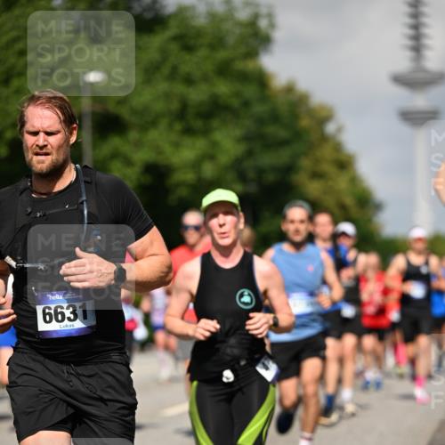 29.06.2025 - hella hamburg halbmarathon Dr. Thomas Lammeyer http://msf.ph/oto/8511875 29.06.2025 10:01:06 Kennedybrücke 1030, 1086, 1327, 1381, 1442, 2025, 2074, 2111, 2119, 2595, 2814, 2855, 3093, 3103, 3652, 3791, 4261, 4299, 4558, 4726, 4770, 4897, 5013, 5018, 5024, 5319, 5744, 6033, 6125, 6631, 6762, 6795, 6942, 7177, 7259, 7397, 7918, 7932, 8447, 8651, 8813, 8930, 8968, 9060, 9246, 9316, 9985, 10040, 10133, 10191, 10192, 10215, 10549, 10667, 10896, 11184, 11339 meine-sportfotos.de