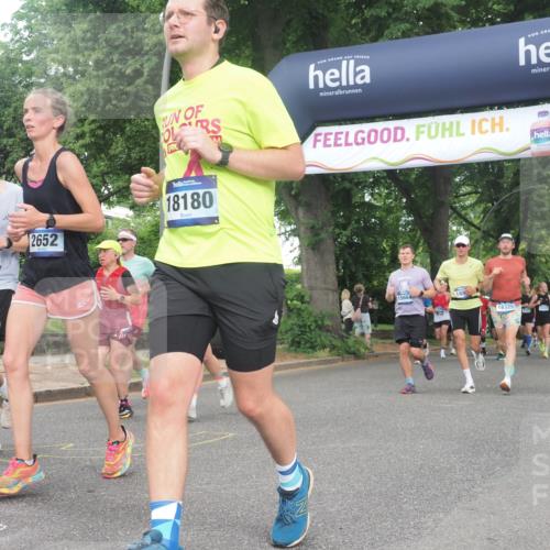 29.06.2025 - hella hamburg halbmarathon KatJ http://msf.ph/oto/8511891 29.06.2025 10:44:27 Zwischen KM18-KM19 1387, 2652, 2656, 3575, 4632, 5391, 6892, 7159 meine-sportfotos.de