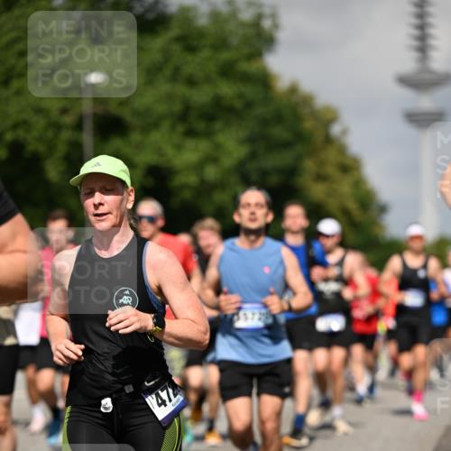 29.06.2025 - hella hamburg halbmarathon Dr. Thomas Lammeyer http://msf.ph/oto/8511893 29.06.2025 10:01:06 Kennedybrücke 1030, 1086, 1327, 1381, 1442, 2025, 2074, 2111, 2119, 2595, 2814, 2855, 3093, 3103, 3652, 3791, 4261, 4299, 4558, 4726, 4770, 4897, 5013, 5018, 5024, 5319, 5744, 6033, 6125, 6631, 6762, 6795, 6942, 7177, 7259, 7397, 7918, 7932, 8447, 8651, 8813, 8930, 8968, 9060, 9246, 9316, 9985, 10040, 10133, 10191, 10192, 10215, 10549, 10667, 10896, 11184, 11339 meine-sportfotos.de