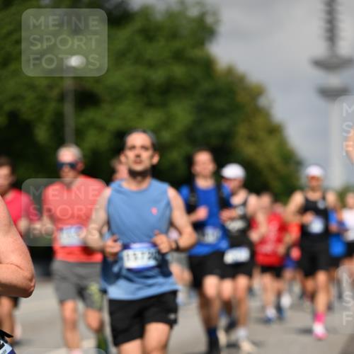 29.06.2025 - hella hamburg halbmarathon Dr. Thomas Lammeyer http://msf.ph/oto/8511919 29.06.2025 10:01:07 Kennedybrücke 1030, 1086, 1327, 1442, 2025, 2074, 2111, 2119, 2595, 2814, 2855, 3093, 3103, 3652, 3791, 4261, 4299, 4558, 4726, 4770, 4897, 5013, 5018, 5024, 5319, 5744, 6033, 6125, 6631, 6720, 6762, 6795, 6942, 7177, 7259, 7397, 7918, 7930, 7932, 8447, 8651, 8813, 8930, 8968, 9060, 9246, 9316, 9985, 10040, 10133, 10191, 10192, 10215, 10549, 10667, 10896, 11184, 11339 meine-sportfotos.de