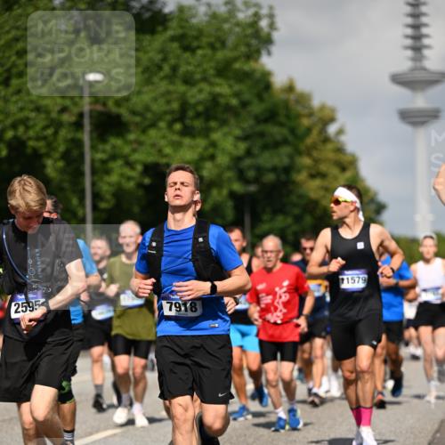 29.06.2025 - hella hamburg halbmarathon Dr. Thomas Lammeyer http://msf.ph/oto/8511950 29.06.2025 10:01:08 Kennedybrücke 1030, 1086, 1327, 1442, 2025, 2111, 2119, 2595, 2814, 2855, 3093, 3103, 3652, 3791, 4261, 4299, 4558, 4726, 4770, 4897, 5013, 5018, 5021, 5024, 5319, 5744, 6033, 6125, 6631, 6720, 6762, 6795, 6942, 7177, 7259, 7397, 7918, 7930, 7932, 8447, 8651, 8813, 8930, 8968, 9060, 9246, 9316, 9791, 9985, 10040, 10133, 10191, 10192, 10215, 10549, 10667, 10896, 11184, 11339 meine-sportfotos.de