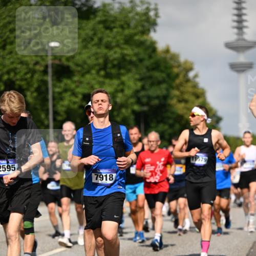 29.06.2025 - hella hamburg halbmarathon Dr. Thomas Lammeyer http://msf.ph/oto/8511958 29.06.2025 10:01:09 Kennedybrücke 1030, 1086, 1327, 1442, 2025, 2111, 2119, 2595, 2814, 2855, 3093, 3103, 3652, 3791, 4261, 4299, 4558, 4726, 4770, 4897, 5013, 5018, 5021, 5024, 5319, 5744, 5820, 6033, 6125, 6631, 6720, 6762, 6795, 6942, 7177, 7259, 7397, 7918, 7930, 7932, 8413, 8447, 8651, 8813, 8930, 8968, 9060, 9246, 9316, 9791, 9985, 10040, 10133, 10191, 10192, 10215, 10549, 10667, 10896, 11184, 11339 meine-sportfotos.de