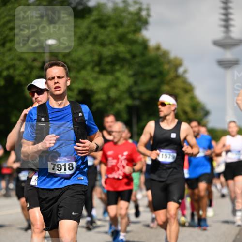 29.06.2025 - hella hamburg halbmarathon Dr. Thomas Lammeyer http://msf.ph/oto/8511981 29.06.2025 10:01:09 Kennedybrücke 1030, 1086, 1327, 1442, 2025, 2111, 2119, 2595, 2814, 2855, 3093, 3103, 3652, 3791, 4261, 4299, 4558, 4726, 4770, 4897, 5013, 5018, 5021, 5024, 5319, 5744, 5820, 6033, 6125, 6631, 6720, 6762, 6795, 6942, 7177, 7259, 7397, 7918, 7930, 7932, 8413, 8447, 8651, 8813, 8930, 8968, 9060, 9246, 9316, 9791, 9985, 10040, 10133, 10191, 10192, 10215, 10549, 10667, 10896, 11184, 11339 meine-sportfotos.de