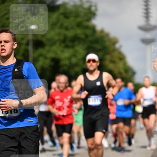 29.06.2025 - hella hamburg halbmarathon Dr. Thomas Lammeyer http://msf.ph/oto/8512006 29.06.2025 10:01:10 Kennedybrücke 1030, 1086, 1327, 1442, 2025, 2111, 2119, 2138, 2595, 2814, 2855, 3093, 3103, 3791, 4261, 4299, 4558, 4726, 4770, 5013, 5018, 5021, 5024, 5319, 5744, 5820, 6033, 6125, 6631, 6720, 6762, 6795, 6942, 7177, 7221, 7259, 7397, 7918, 7930, 7932, 8413, 8447, 8651, 8813, 8930, 8968, 9060, 9246, 9316, 9791, 9985, 9994, 10040, 10133, 10191, 10192, 10215, 10549, 10667, 10896, 11184, 11339 meine-sportfotos.de