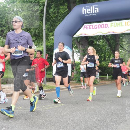 29.06.2025 - hella hamburg halbmarathon KatJ http://msf.ph/oto/8512056 29.06.2025 10:44:32 Zwischen KM18-KM19 1239, 1387, 2656, 3141, 4579, 6592 meine-sportfotos.de