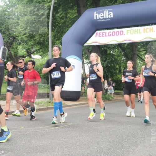 29.06.2025 - hella hamburg halbmarathon KatJ http://msf.ph/oto/8512066 29.06.2025 10:44:32 Zwischen KM18-KM19 1239, 1387, 2656, 3141, 4579, 6592 meine-sportfotos.de
