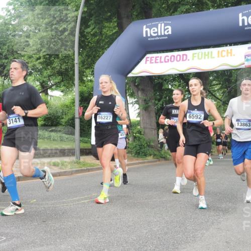 29.06.2025 - hella hamburg halbmarathon KatJ http://msf.ph/oto/8512089 29.06.2025 10:44:33 Zwischen KM18-KM19 1239, 1387, 3141, 4579, 6592 meine-sportfotos.de