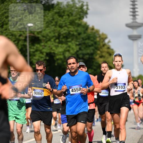 29.06.2025 - hella hamburg halbmarathon Dr. Thomas Lammeyer http://msf.ph/oto/8512093 29.06.2025 10:01:12 Kennedybrücke 1030, 1086, 1327, 1442, 2025, 2119, 2138, 2444, 2595, 2814, 2855, 3093, 3096, 3103, 3698, 3791, 4261, 4299, 4558, 4726, 4770, 5013, 5018, 5021, 5024, 5319, 5744, 5820, 6033, 6125, 6631, 6720, 6762, 6795, 6942, 7177, 7221, 7259, 7397, 7918, 7930, 7932, 8413, 8447, 8651, 8813, 8930, 8968, 9060, 9246, 9316, 9739, 9791, 9994, 10040, 10133, 10191, 10192, 10215, 10549, 10667, 10896, 11143, 11184, 11339, 11430 meine-sportfotos.de