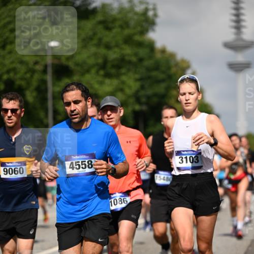 29.06.2025 - hella hamburg halbmarathon Dr. Thomas Lammeyer http://msf.ph/oto/8512116 29.06.2025 10:01:13 Kennedybrücke 1030, 1086, 1094, 1327, 1442, 2025, 2119, 2138, 2444, 2595, 2814, 2855, 3093, 3096, 3103, 3698, 4261, 4299, 4558, 4726, 5013, 5018, 5021, 5024, 5319, 5744, 5820, 5907, 6033, 6125, 6631, 6720, 6762, 6795, 6942, 7177, 7221, 7259, 7397, 7918, 7930, 7932, 8413, 8447, 8651, 8930, 8968, 9060, 9246, 9316, 9739, 9791, 9994, 10040, 10133, 10191, 10192, 10215, 10549, 10667, 10896, 11143, 11184, 11339, 11430 meine-sportfotos.de