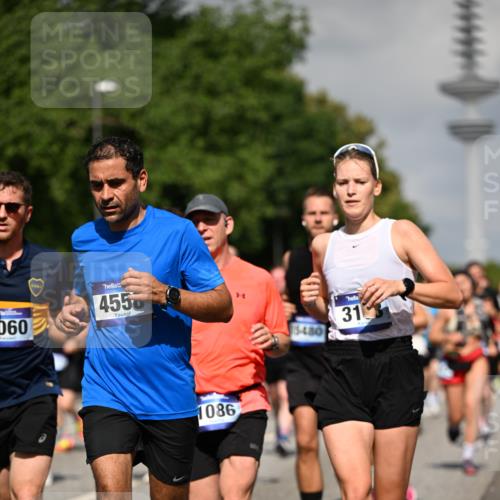 29.06.2025 - hella hamburg halbmarathon Dr. Thomas Lammeyer http://msf.ph/oto/8512122 29.06.2025 10:01:13 Kennedybrücke 1030, 1086, 1094, 1327, 1442, 2025, 2119, 2138, 2444, 2595, 2814, 2855, 3093, 3096, 3103, 3698, 4261, 4299, 4558, 4726, 5013, 5018, 5021, 5024, 5319, 5744, 5820, 5907, 6033, 6125, 6631, 6720, 6762, 6795, 6942, 7177, 7221, 7259, 7397, 7918, 7930, 7932, 8413, 8447, 8651, 8930, 8968, 9060, 9246, 9316, 9739, 9791, 9994, 10040, 10133, 10191, 10192, 10215, 10549, 10667, 10896, 11143, 11184, 11339, 11430 meine-sportfotos.de