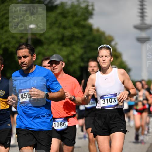 29.06.2025 - hella hamburg halbmarathon Dr. Thomas Lammeyer http://msf.ph/oto/8512130 29.06.2025 10:01:13 Kennedybrücke 1030, 1086, 1094, 1327, 1442, 2025, 2119, 2138, 2444, 2595, 2814, 2855, 3093, 3096, 3103, 3698, 4261, 4299, 4558, 4726, 5013, 5018, 5021, 5024, 5319, 5744, 5820, 5907, 6033, 6125, 6631, 6720, 6762, 6795, 6942, 7177, 7221, 7259, 7397, 7918, 7930, 7932, 8413, 8447, 8651, 8930, 8968, 9060, 9246, 9316, 9739, 9791, 9994, 10040, 10133, 10191, 10192, 10215, 10549, 10667, 10896, 11143, 11184, 11339, 11430 meine-sportfotos.de