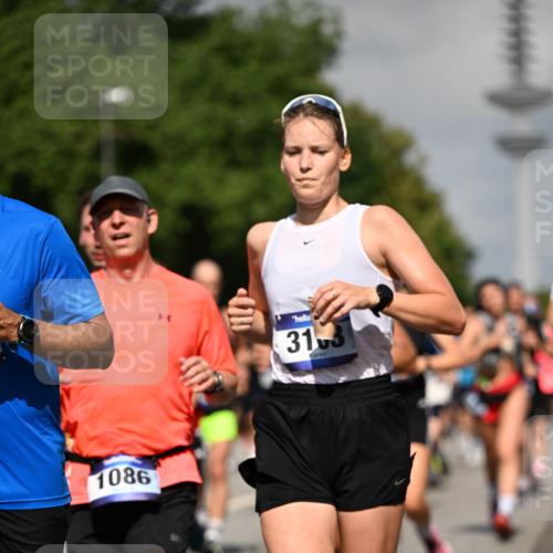 29.06.2025 - hella hamburg halbmarathon Dr. Thomas Lammeyer http://msf.ph/oto/8512151 29.06.2025 10:01:14 Kennedybrücke 1030, 1086, 1094, 1327, 1442, 2025, 2119, 2138, 2444, 2595, 2814, 2855, 3093, 3096, 3103, 3698, 4261, 4299, 4558, 4726, 5013, 5018, 5021, 5024, 5319, 5744, 5820, 5907, 6033, 6125, 6631, 6720, 6762, 6795, 6942, 7177, 7221, 7259, 7397, 7918, 7930, 7932, 8172, 8413, 8447, 8651, 8930, 8968, 9060, 9246, 9316, 9739, 9791, 9994, 10040, 10133, 10191, 10192, 10215, 10368, 10376, 10549, 10667, 10896, 11143, 11184, 11339, 11430 meine-sportfotos.de
