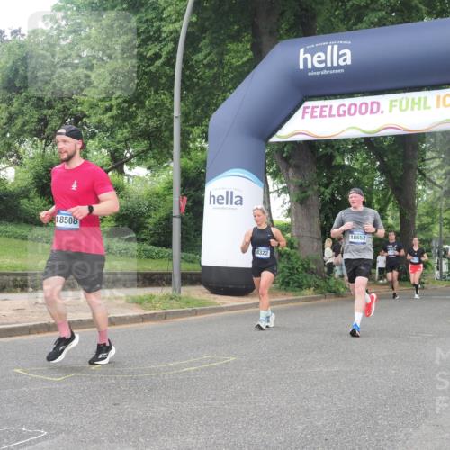29.06.2025 - hella hamburg halbmarathon KatJ http://msf.ph/oto/8512175 29.06.2025 10:44:37 Zwischen KM18-KM19 1239, 3141, 4579, 6592, 8322 meine-sportfotos.de
