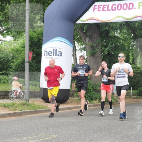 29.06.2025 - hella hamburg halbmarathon KatJ http://msf.ph/oto/8512232 29.06.2025 10:44:40 Zwischen KM18-KM19 2711, 7833, 8322 meine-sportfotos.de