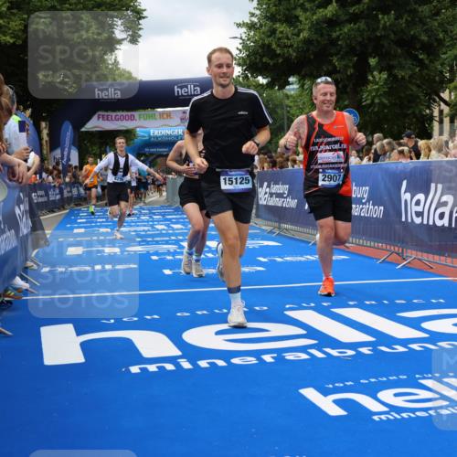 29.06.2025 - hella hamburg halbmarathon Strokosch-Dieckow http://msf.ph/oto/8512291 29.06.2025 10:58:09 Ziel 1563, 1611, 2907, 4319, 4426, 4592, 6104, 6892, 8290, 9230, 10408, 13666, 14631, 15125, 15189, 18068 meine-sportfotos.de
