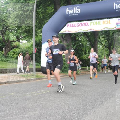 29.06.2025 - hella hamburg halbmarathon KatJ http://msf.ph/oto/8512320 29.06.2025 10:44:43 Zwischen KM18-KM19 2236, 2711, 7082, 7833, 8322 meine-sportfotos.de