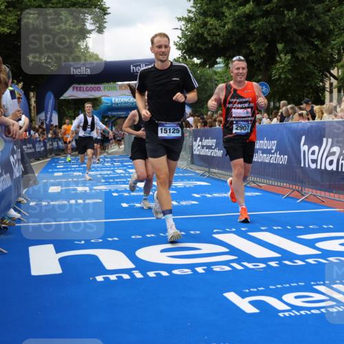 29.06.2025 - hella hamburg halbmarathon Strokosch-Dieckow http://msf.ph/oto/8512326 29.06.2025 10:58:09 Ziel 1563, 1611, 2907, 4319, 4426, 4592, 6104, 6892, 8290, 9230, 10408, 13666, 14631, 15125, 15189, 18068 meine-sportfotos.de