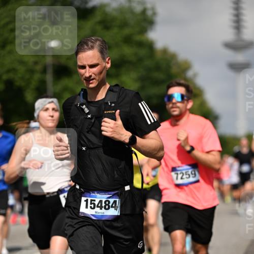 29.06.2025 - hella hamburg halbmarathon Dr. Thomas Lammeyer http://msf.ph/oto/8512381 29.06.2025 10:01:19 Kennedybrücke 1030, 1086, 1094, 1193, 1327, 1422, 1442, 2025, 2119, 2138, 2444, 2595, 2814, 2855, 2946, 3048, 3058, 3093, 3096, 3103, 3698, 3999, 4261, 4299, 4558, 5013, 5018, 5021, 5024, 5633, 5744, 5820, 5907, 6033, 6125, 6374, 6720, 6762, 6795, 6942, 7134, 7221, 7259, 7397, 7742, 7918, 7930, 7932, 8172, 8413, 8447, 9060, 9214, 9246, 9316, 9739, 9791, 9994, 10133, 10191, 10192, 10215, 10368, 10376, 10549, 10667, 10860, 10896, 11143, 11339, 11430 meine-sportfotos.de