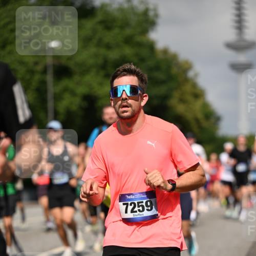 29.06.2025 - hella hamburg halbmarathon Dr. Thomas Lammeyer http://msf.ph/oto/8512402 29.06.2025 10:01:20 Kennedybrücke 1030, 1086, 1094, 1193, 1327, 1422, 1442, 2025, 2119, 2138, 2252, 2444, 2595, 2814, 2855, 2946, 3048, 3058, 3093, 3096, 3103, 3698, 3999, 4261, 4299, 4558, 5013, 5018, 5021, 5024, 5032, 5633, 5744, 5820, 5907, 6033, 6125, 6374, 6720, 6762, 6795, 6942, 7134, 7221, 7259, 7397, 7742, 7918, 7930, 7932, 8172, 8413, 8447, 9060, 9214, 9316, 9739, 9791, 9994, 10133, 10191, 10192, 10215, 10368, 10376, 10549, 10667, 10860, 10896, 11143, 11339, 11430 meine-sportfotos.de