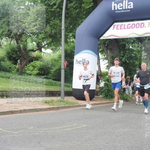 29.06.2025 - hella hamburg halbmarathon KatJ http://msf.ph/oto/8512410 29.06.2025 10:44:47 Zwischen KM18-KM19 1611, 2236, 6595, 7082 meine-sportfotos.de