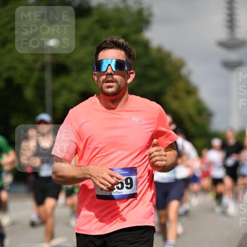 29.06.2025 - hella hamburg halbmarathon Dr. Thomas Lammeyer http://msf.ph/oto/8512418 29.06.2025 10:01:20 Kennedybrücke 1030, 1086, 1094, 1193, 1327, 1422, 1442, 2025, 2119, 2138, 2252, 2444, 2595, 2814, 2855, 2946, 3048, 3058, 3093, 3096, 3103, 3698, 3999, 4261, 4299, 4558, 5013, 5018, 5021, 5024, 5032, 5633, 5744, 5820, 5907, 6033, 6125, 6374, 6720, 6762, 6795, 6942, 7134, 7221, 7259, 7397, 7742, 7918, 7930, 7932, 8172, 8413, 8447, 9060, 9214, 9316, 9739, 9791, 9994, 10133, 10191, 10192, 10215, 10368, 10376, 10549, 10667, 10860, 10896, 11143, 11339, 11430 meine-sportfotos.de