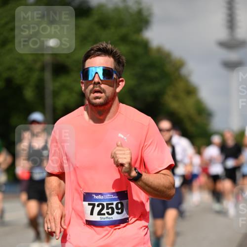 29.06.2025 - hella hamburg halbmarathon Dr. Thomas Lammeyer http://msf.ph/oto/8512425 29.06.2025 10:01:21 Kennedybrücke 1030, 1086, 1094, 1193, 1320, 1327, 1422, 1442, 2025, 2119, 2138, 2252, 2444, 2595, 2855, 2946, 3048, 3058, 3093, 3096, 3103, 3698, 3999, 4261, 4299, 4558, 5018, 5021, 5024, 5032, 5633, 5744, 5820, 5907, 6033, 6125, 6374, 6720, 6762, 6795, 6942, 7134, 7221, 7259, 7397, 7742, 7918, 7930, 7932, 8172, 8413, 8447, 8973, 9060, 9214, 9227, 9316, 9739, 9791, 9994, 10133, 10191, 10192, 10215, 10368, 10376, 10549, 10667, 10860, 10896, 11143, 11430 meine-sportfotos.de