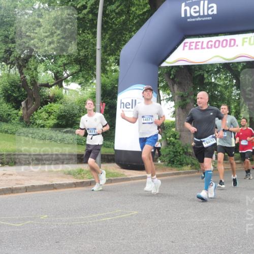 29.06.2025 - hella hamburg halbmarathon KatJ http://msf.ph/oto/8512440 29.06.2025 10:44:48 Zwischen KM18-KM19 1611, 2236, 6595, 7082 meine-sportfotos.de