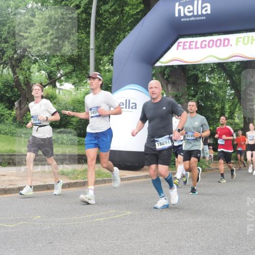 29.06.2025 - hella hamburg halbmarathon KatJ http://msf.ph/oto/8512454 29.06.2025 10:44:48 Zwischen KM18-KM19 1611, 2236, 6595, 7082 meine-sportfotos.de
