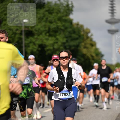 29.06.2025 - hella hamburg halbmarathon Dr. Thomas Lammeyer http://msf.ph/oto/8512480 29.06.2025 10:01:22 Kennedybrücke 1030, 1086, 1094, 1193, 1320, 1321, 1327, 1422, 1442, 2025, 2119, 2138, 2252, 2444, 2855, 2946, 3048, 3058, 3093, 3096, 3103, 3698, 3999, 4261, 4299, 4558, 5018, 5021, 5024, 5032, 5633, 5744, 5820, 5907, 6033, 6125, 6374, 6569, 6720, 6762, 6795, 6942, 7134, 7221, 7259, 7397, 7742, 7930, 7932, 7952, 8172, 8413, 8447, 8973, 9060, 9214, 9227, 9316, 9739, 9791, 9994, 10133, 10191, 10192, 10215, 10368, 10376, 10549, 10667, 10860, 11143, 11430 meine-sportfotos.de