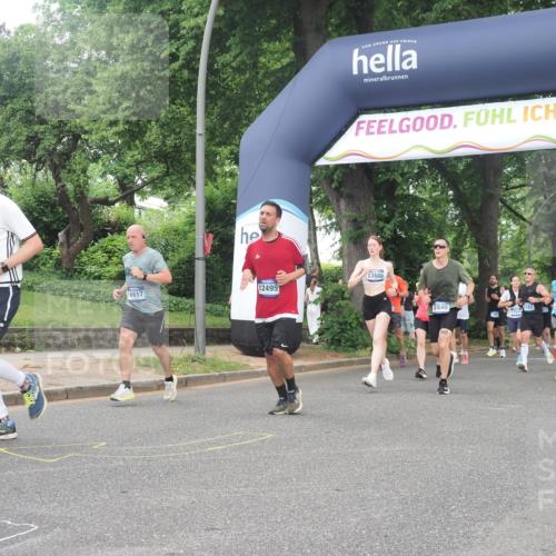 29.06.2025 - hella hamburg halbmarathon KatJ http://msf.ph/oto/8512482 29.06.2025 10:44:51 Zwischen KM18-KM19 1611, 2236, 2282, 2806, 2840, 6595, 7856 meine-sportfotos.de
