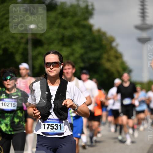 29.06.2025 - hella hamburg halbmarathon Dr. Thomas Lammeyer http://msf.ph/oto/8512518 29.06.2025 10:01:23 Kennedybrücke 1030, 1086, 1094, 1193, 1320, 1321, 1327, 1422, 1442, 2025, 2119, 2138, 2252, 2444, 2855, 2946, 3048, 3058, 3093, 3096, 3103, 3698, 3999, 4261, 4558, 5018, 5021, 5024, 5032, 5633, 5744, 5820, 5907, 6125, 6374, 6569, 6720, 6762, 6795, 6942, 7134, 7221, 7259, 7397, 7742, 7930, 7932, 7952, 8172, 8413, 8447, 8973, 9060, 9214, 9227, 9316, 9739, 9791, 9994, 10133, 10191, 10192, 10215, 10368, 10376, 10549, 10860, 11143, 11430 meine-sportfotos.de