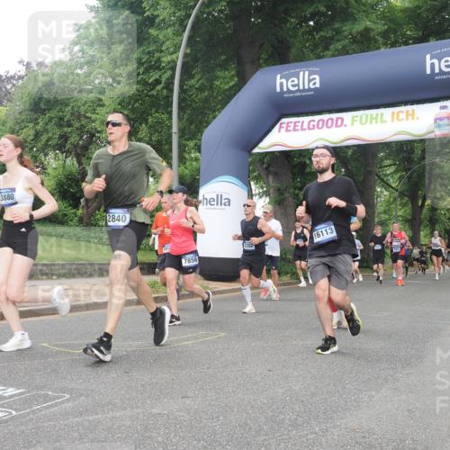 29.06.2025 - hella hamburg halbmarathon KatJ http://msf.ph/oto/8512582 29.06.2025 10:44:53 Zwischen KM18-KM19 1611, 2282, 2806, 2840, 2907, 6104, 6595, 7856 meine-sportfotos.de