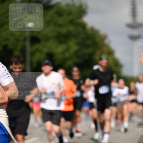 29.06.2025 - hella hamburg halbmarathon Dr. Thomas Lammeyer http://msf.ph/oto/8512597 29.06.2025 10:01:25 Kennedybrücke 1030, 1086, 1094, 1193, 1320, 1321, 1327, 1422, 1442, 2025, 2119, 2138, 2252, 2444, 2855, 2946, 3048, 3058, 3093, 3096, 3103, 3698, 3999, 4261, 4379, 4558, 5021, 5024, 5032, 5633, 5744, 5820, 5907, 6374, 6569, 6720, 6762, 6776, 6795, 6942, 7134, 7221, 7259, 7397, 7742, 7930, 7932, 7952, 7973, 8172, 8413, 8447, 8973, 9214, 9227, 9316, 9739, 9791, 9994, 10133, 10191, 10192, 10215, 10368, 10376, 10549, 10860, 11143, 11430 meine-sportfotos.de