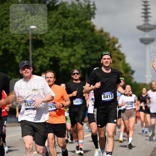 29.06.2025 - hella hamburg halbmarathon Dr. Thomas Lammeyer http://msf.ph/oto/8512611 29.06.2025 10:01:25 Kennedybrücke 1030, 1086, 1094, 1193, 1320, 1321, 1327, 1422, 1442, 2025, 2119, 2138, 2252, 2444, 2855, 2946, 3048, 3058, 3093, 3096, 3103, 3698, 3999, 4261, 4379, 4558, 5021, 5024, 5032, 5633, 5744, 5820, 5907, 6374, 6569, 6720, 6762, 6776, 6795, 6942, 7134, 7221, 7259, 7397, 7742, 7930, 7932, 7952, 7973, 8172, 8413, 8447, 8973, 9214, 9227, 9316, 9739, 9791, 9994, 10133, 10191, 10192, 10215, 10368, 10376, 10549, 10860, 11143, 11430 meine-sportfotos.de