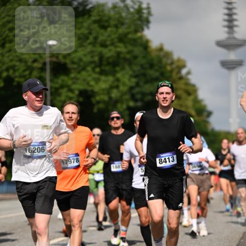 29.06.2025 - hella hamburg halbmarathon Dr. Thomas Lammeyer http://msf.ph/oto/8512622 29.06.2025 10:01:26 Kennedybrücke 1030, 1094, 1193, 1320, 1321, 1327, 1422, 1442, 2025, 2119, 2138, 2252, 2444, 2855, 2946, 3048, 3058, 3093, 3096, 3698, 3999, 4261, 4379, 5021, 5024, 5032, 5633, 5744, 5820, 5907, 6374, 6569, 6720, 6762, 6776, 6795, 6942, 7134, 7221, 7259, 7397, 7742, 7930, 7932, 7952, 7973, 8172, 8413, 8447, 8973, 9214, 9227, 9316, 9739, 9791, 9994, 10133, 10191, 10192, 10215, 10368, 10376, 10860, 11143, 11430 meine-sportfotos.de