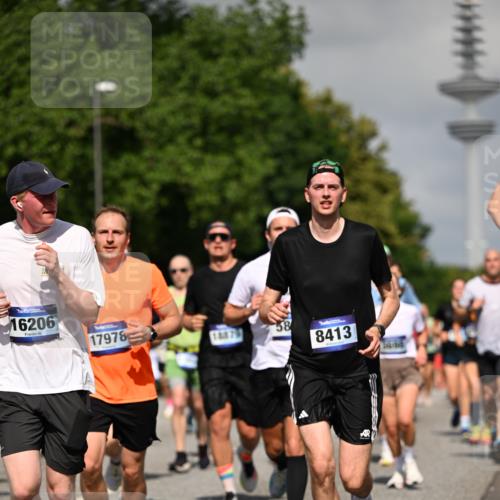 29.06.2025 - hella hamburg halbmarathon Dr. Thomas Lammeyer http://msf.ph/oto/8512628 29.06.2025 10:01:26 Kennedybrücke 1030, 1094, 1193, 1320, 1321, 1327, 1422, 1442, 2025, 2119, 2138, 2252, 2444, 2855, 2946, 3048, 3058, 3093, 3096, 3698, 3999, 4261, 4379, 5021, 5024, 5032, 5633, 5744, 5820, 5907, 6374, 6569, 6720, 6762, 6776, 6795, 6942, 7134, 7221, 7259, 7397, 7742, 7930, 7932, 7952, 7973, 8172, 8413, 8447, 8973, 9214, 9227, 9316, 9739, 9791, 9994, 10133, 10191, 10192, 10215, 10368, 10376, 10860, 11143, 11430 meine-sportfotos.de