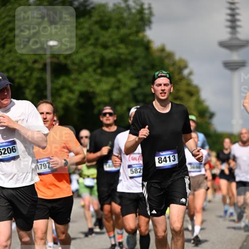 29.06.2025 - hella hamburg halbmarathon Dr. Thomas Lammeyer http://msf.ph/oto/8512634 29.06.2025 10:01:26 Kennedybrücke 1030, 1094, 1193, 1320, 1321, 1327, 1422, 1442, 2025, 2119, 2138, 2252, 2444, 2855, 2946, 3048, 3058, 3093, 3096, 3698, 3999, 4261, 4379, 5021, 5024, 5032, 5633, 5744, 5820, 5907, 6374, 6569, 6720, 6762, 6776, 6795, 6942, 7134, 7221, 7259, 7397, 7742, 7930, 7932, 7952, 7973, 8172, 8413, 8447, 8973, 9214, 9227, 9316, 9739, 9791, 9994, 10133, 10191, 10192, 10215, 10368, 10376, 10860, 11143, 11430 meine-sportfotos.de
